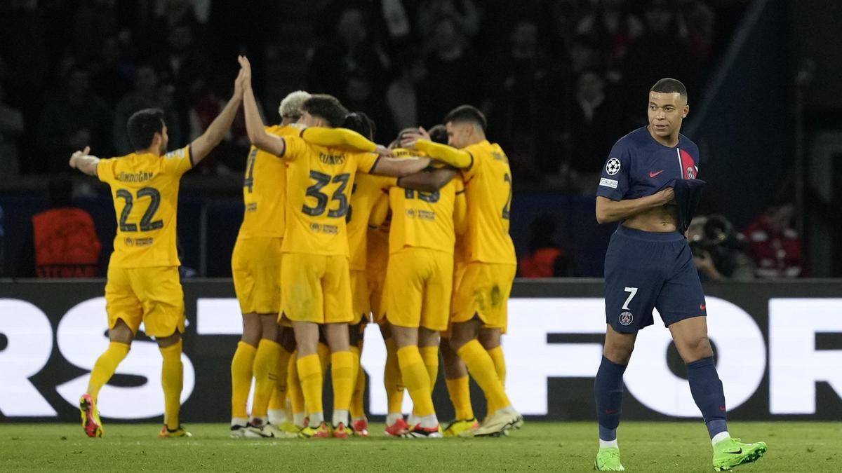 El Barça celebrando el gol de Christensen ante el PSG