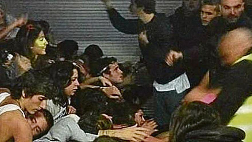 Imagen del tapón humano formado en el Madrid Arena.