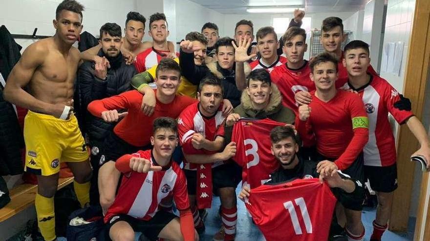 El Zamora CF Juvenil Nacional, celebrando una de sus últimas victorias.