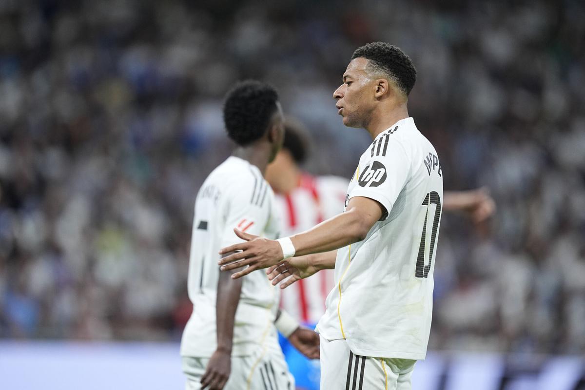 Kylian Mbappe of Real Madrid CF protests during the Spanish League, LaLiga EA Sports, football match played between Real Madrid and Girona FC at Bernabeu stadium on April 10, 2026, in Madrid, Spain. AFP7 10/04/2026 ONLY FOR USE IN SPAIN. Oscar J. Barroso / AFP7 / Europa Press;2026;SOCCER;SPAIN;SPORT;ZSOCCER;ZSPORT;Real Madrid v Girona FC - LaLiga EA Sports;