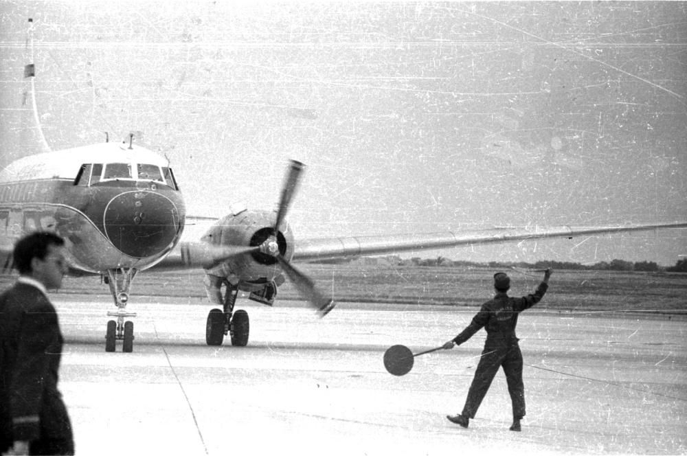 El primer avión fue un corvier de Aviaco