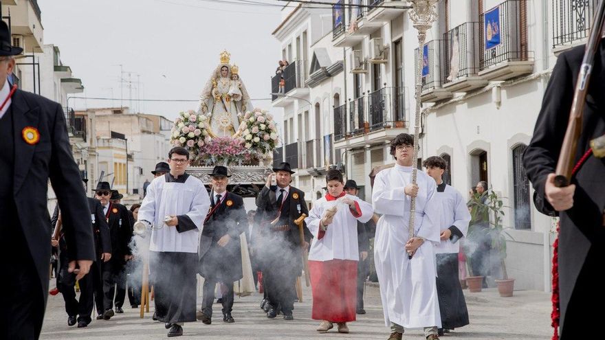La Virgen de Luna procesiona por las calles de Pozoblanco