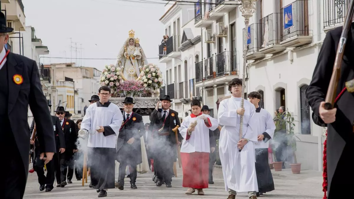 La Virgen de Luna procesiona por las calles de Pozoblanco