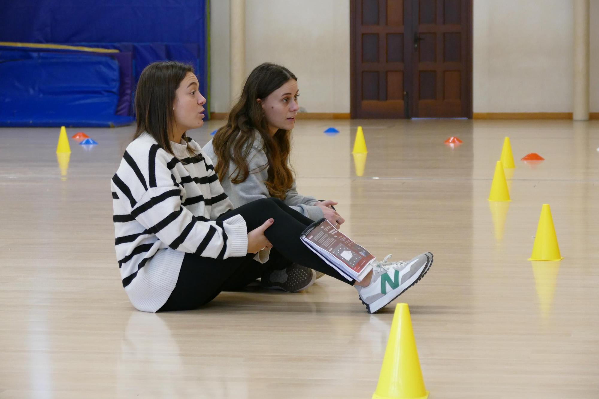 Escolàpies Figueres impulsa el futbol femení amb el projecte Playmakers de la UEFA i Disney