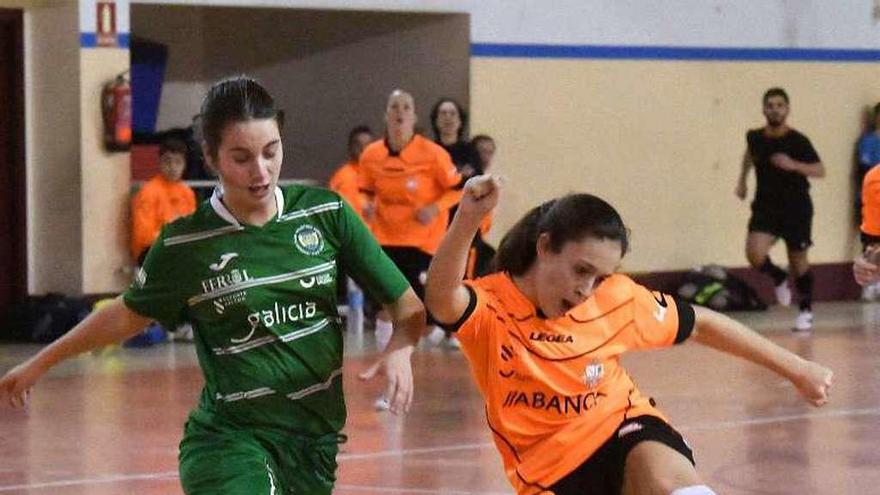 Una jugadora del Viaxes Amarelle ante el Valdetires Ferrol.