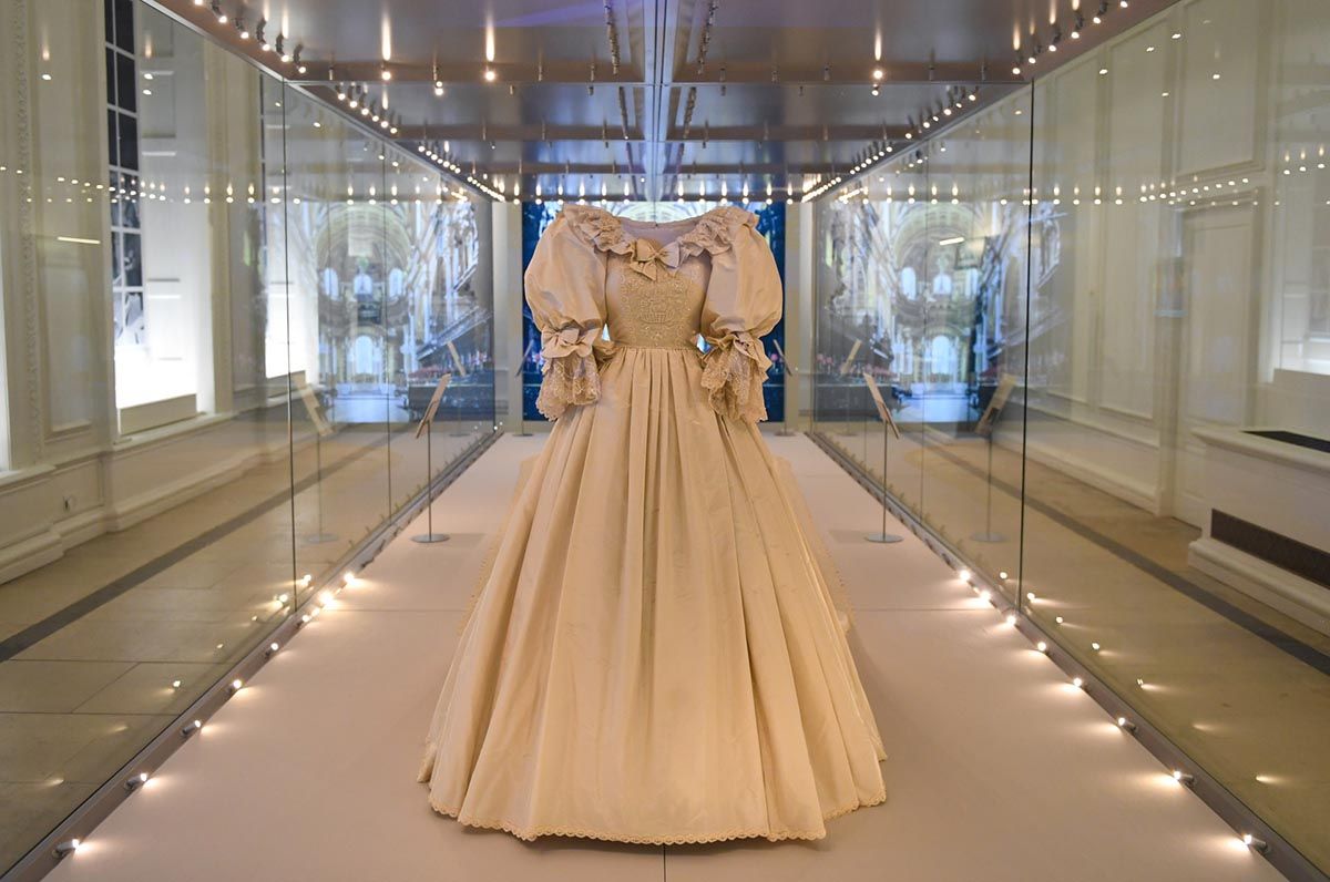 El vestido fue diseñado por los británicos David y Elizabeth Emanuel
