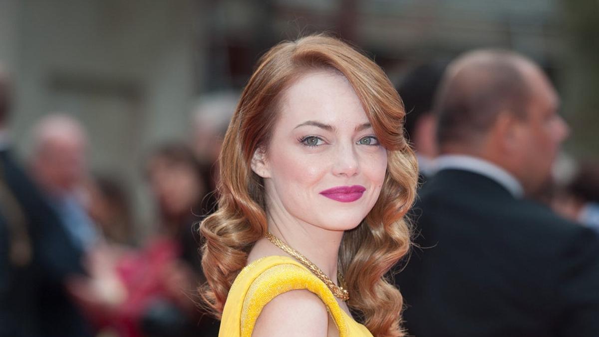 Emma Stone con el vestido amarillo que inspiró el de La La Land