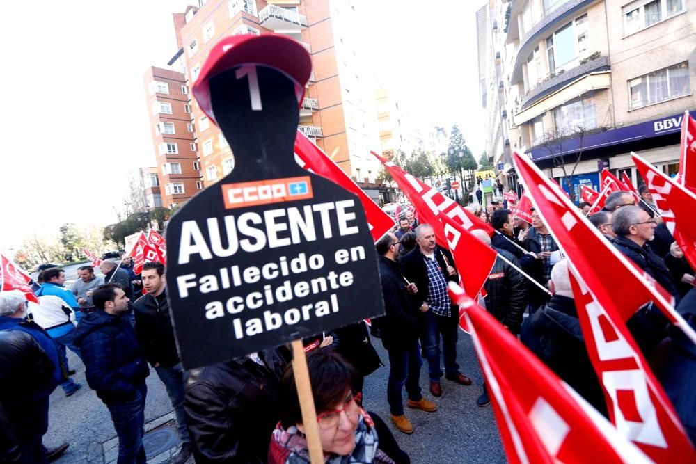 Concentración sindical en protesta por los últimos accidentes laborales