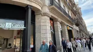 Barcelona abre la temporada de domingos con tiendas abiertas: buena acogida en el centro y poco eco en otros barrios
