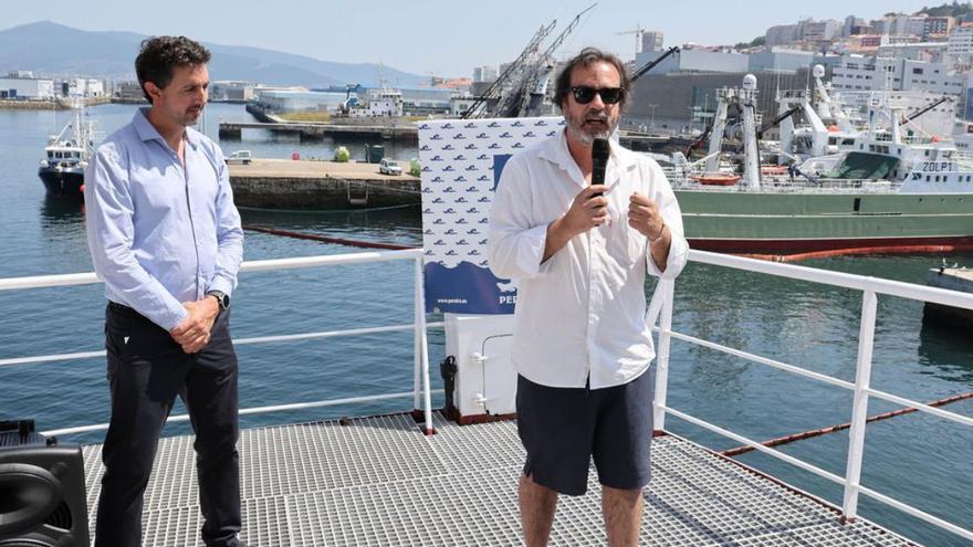 Pedro Feijoo elogia «el coraje, dureza y dignidad» de la gente del  mar