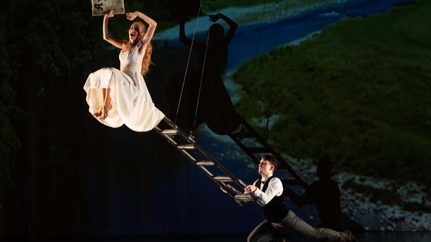 Momix presenta en A Coruña su nuevo espectáculo &#039;Alice&#039;
