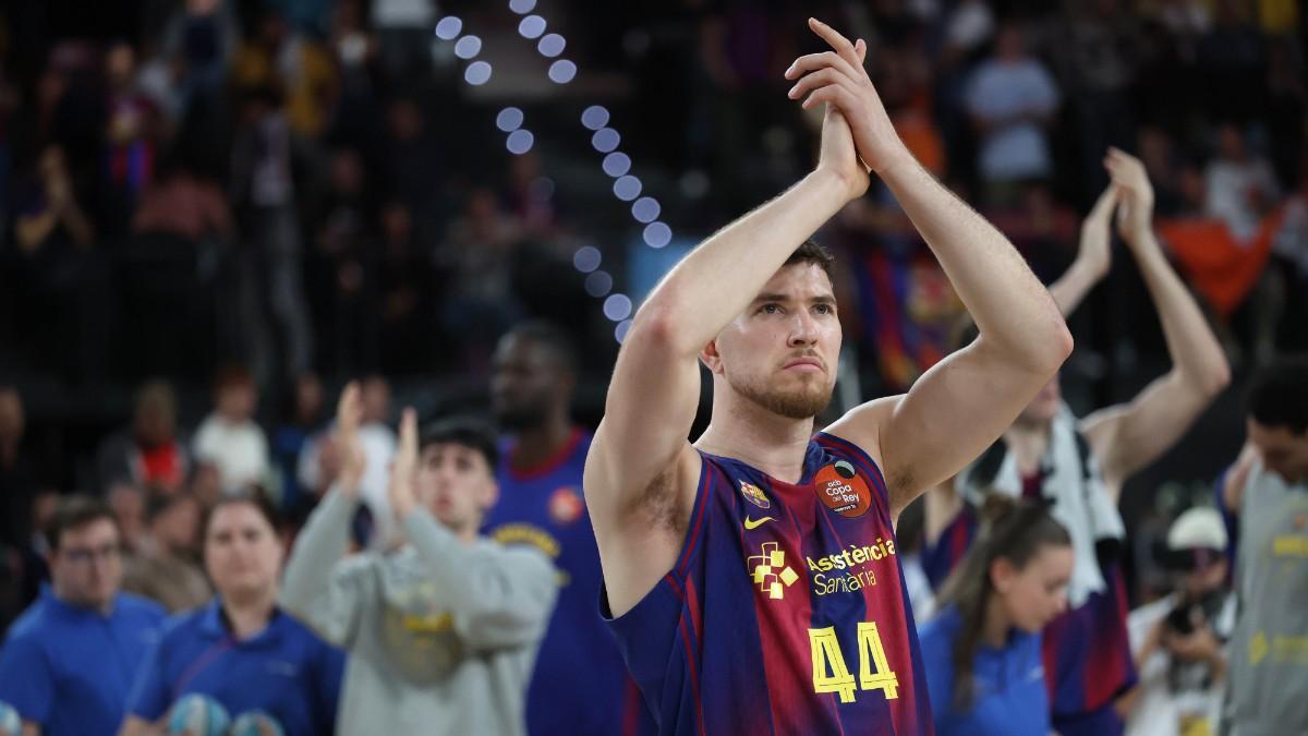 Joel Parra se despide de la afición azulgrana congregada en el Roig Arena