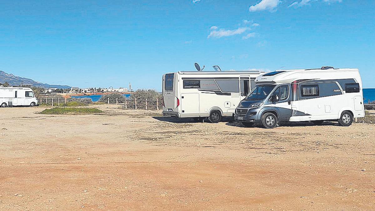 Consideran que debe ser zona verde pública, al ser uno de los pocos espacios vírgenes de la línea de costa norte.