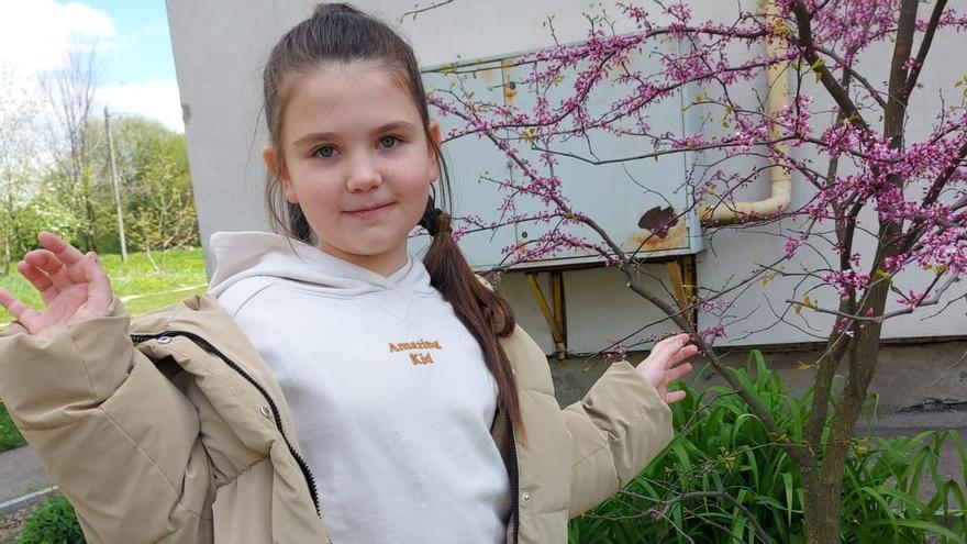 La pequeña Kira Vertetska, que residió en Ames un año antes de volver a Ucrania