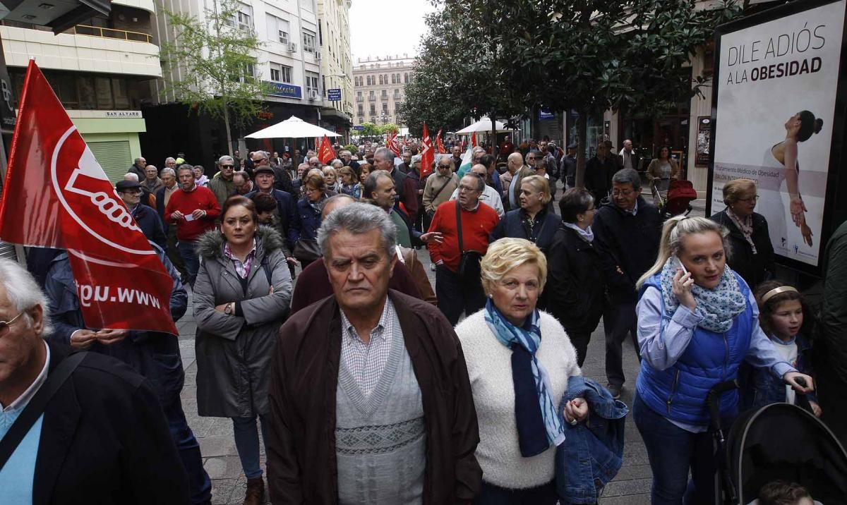 Unas 5.000 personas defienden en la calle la subida de las pensiones públicas