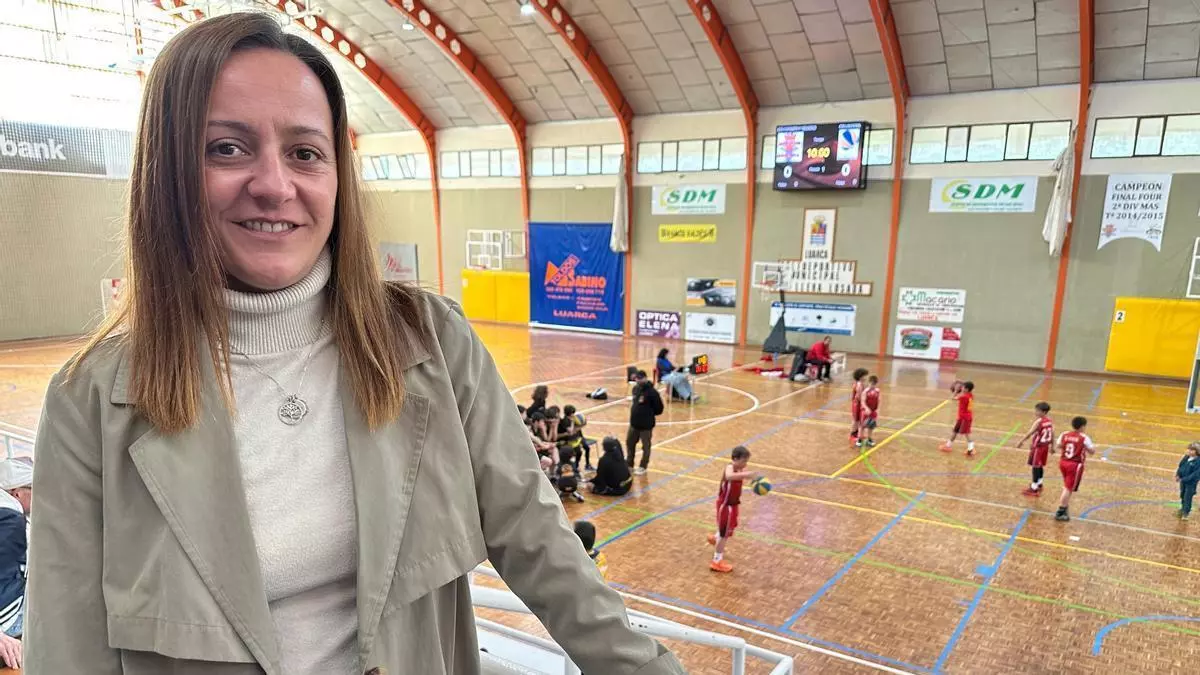 Luarca deja atrás el marcador de hace 33 años del polideportivo municipal y da el salto al videomarcador digital más profesionalizado
