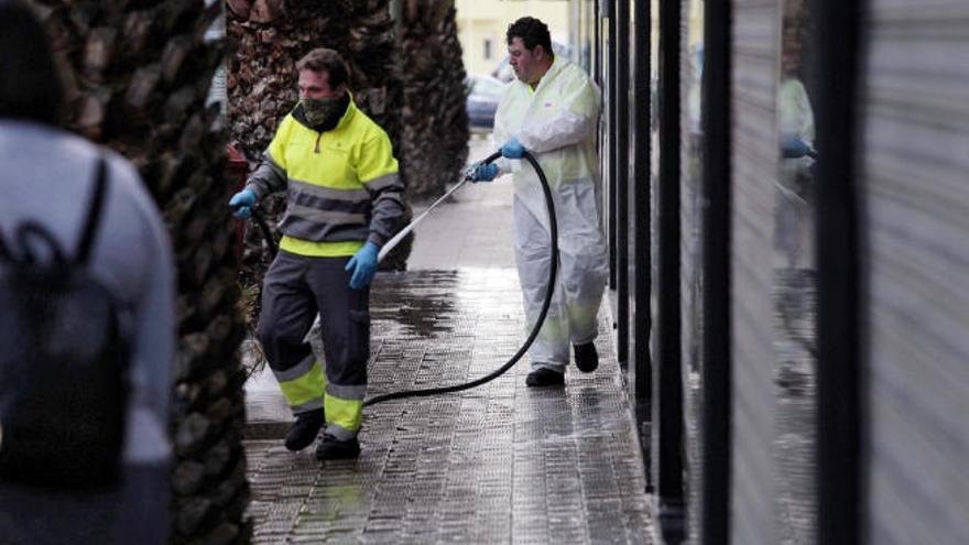 Operarios municipales en La Gallega.