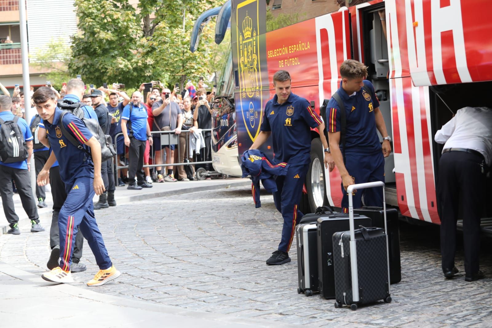 En imágenes | Llegada de la selección española a Zaragoza