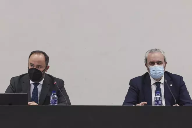 Un sector de la afición pide la dimisión del consejo del Oviedo: todas las claves de la junta más movida