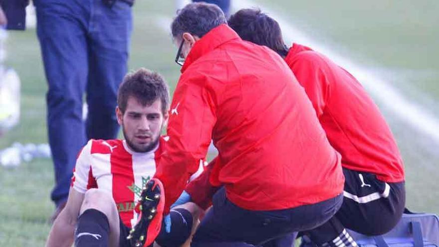 Dani Mateos, tras lesionarse.