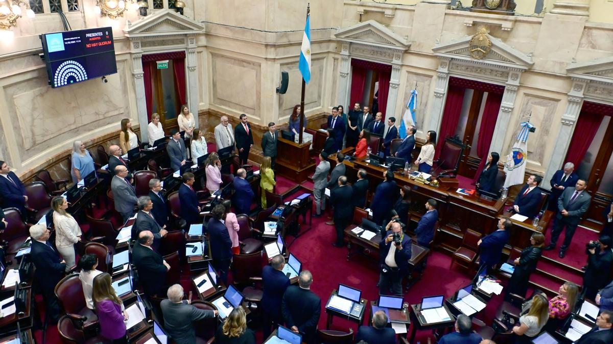Sesión de debate en el Senado acerca del decreto de necesidad y urgencia (DNU) para desregular la economía dictado en diciembre pasado por el presidente de Argentina Javier Milei, este jueves en Buenos Aires (Argentina).