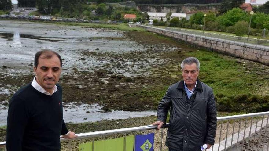 Moldes y Domínguez en un tramo del paseo de Lourido. // G.Santos