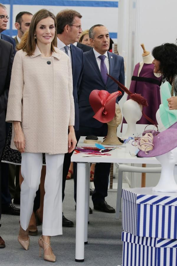 Letizia Ortiz con abrigo de jaquard de Uterqüe y zapatos de Magrit