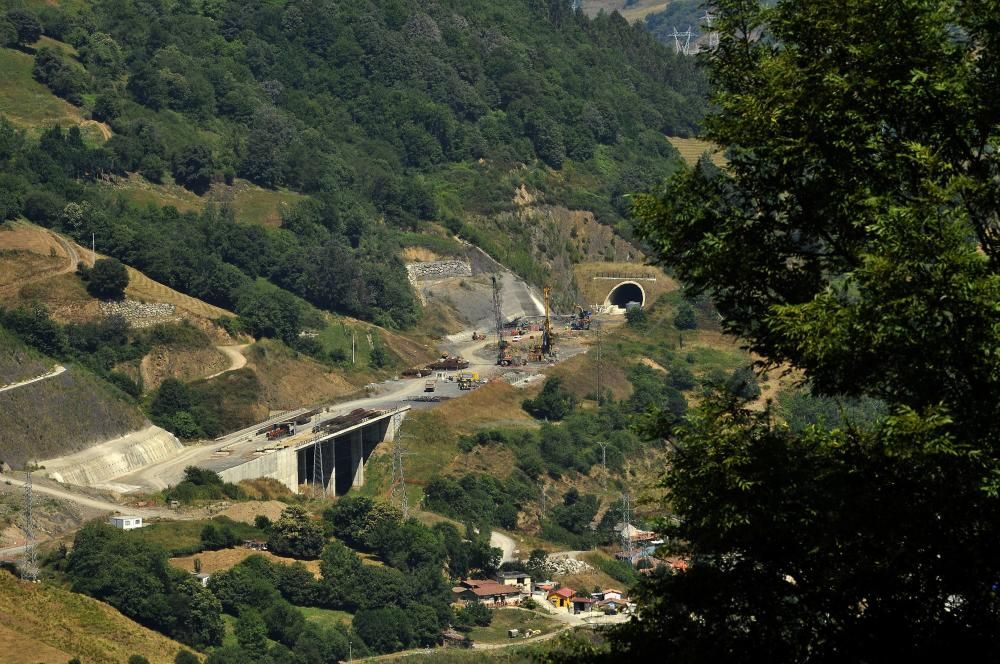 Obras Variante de Pajares // Trabajos en la ladera inestable de Campomanes.