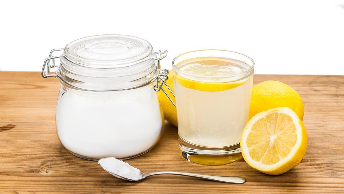 Agua, limón y bicarbonato: beneficios del trío perfecto