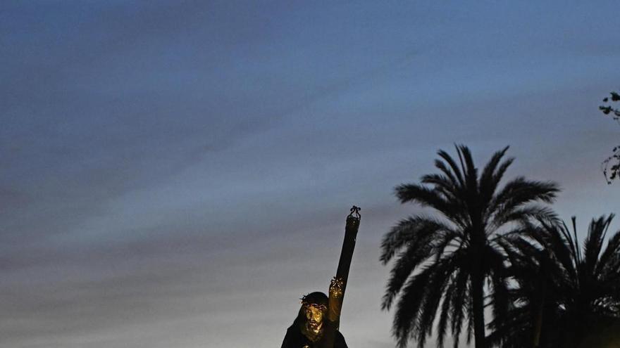 El Cristo de los Toreros llega a San Nicolás para salir en procesión este Viernes de Dolores