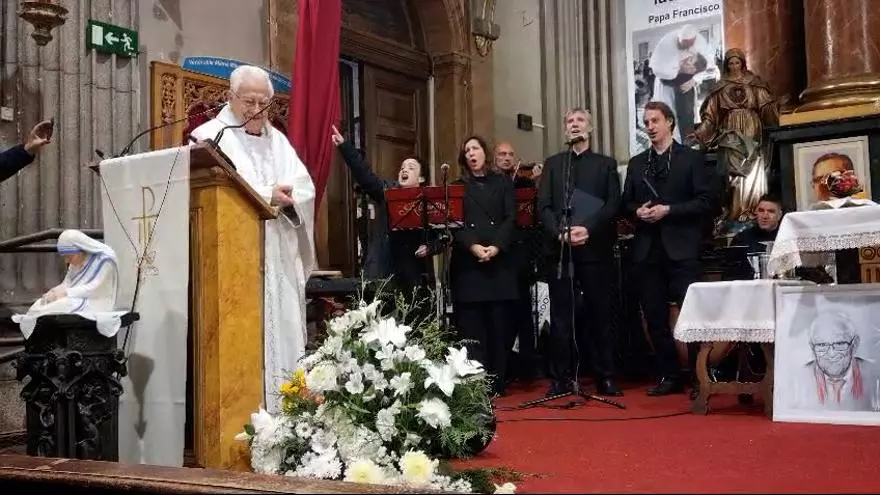 Así fue el cumpleaños del Padre Ángel en Madrid: "Que Dios os bendiga y que nos riamos mucho"