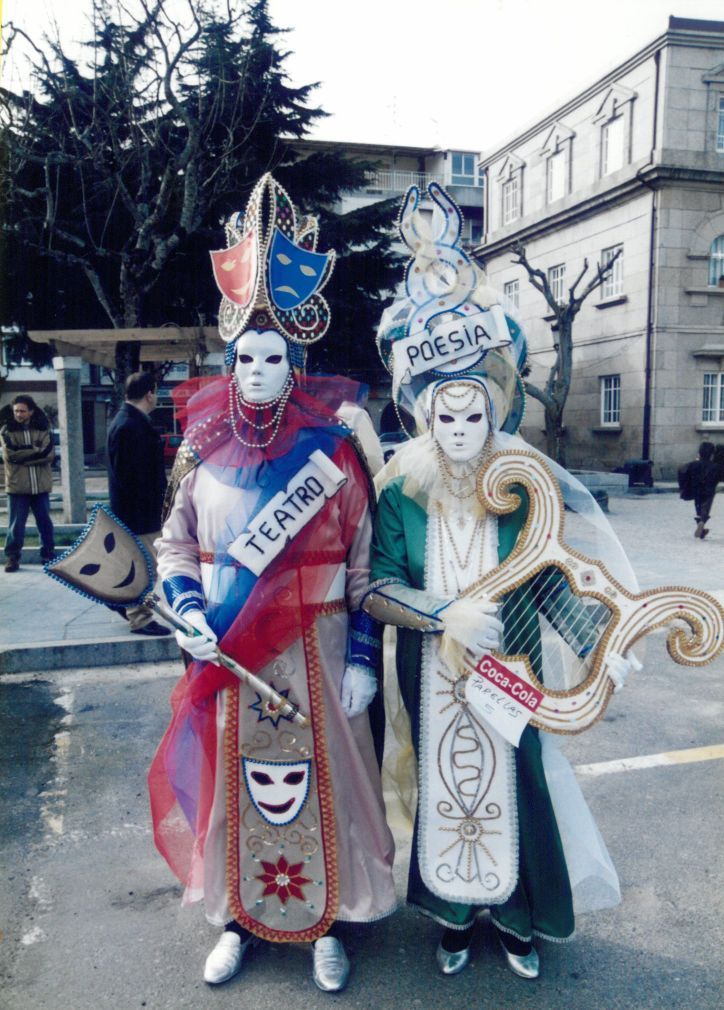 Imágenes correspondientes al carnaval de 2003 divulgadas por el Concello de O Grove