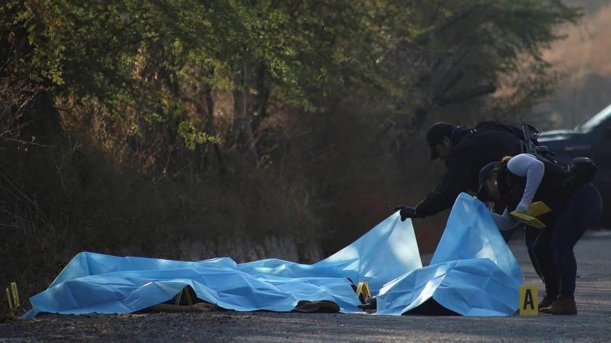 Seis cadáveres cosidos a tiros sobre una carretera de México