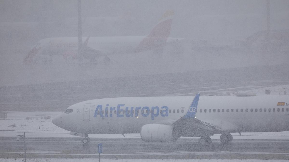 BALEARES.-Temporal.- Ocho vuelos cancelados entre Baleares y Madrid este lunes por la borrasca