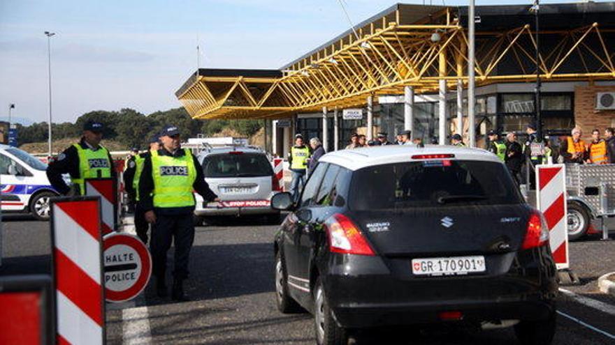 Controls policials a la frontera.