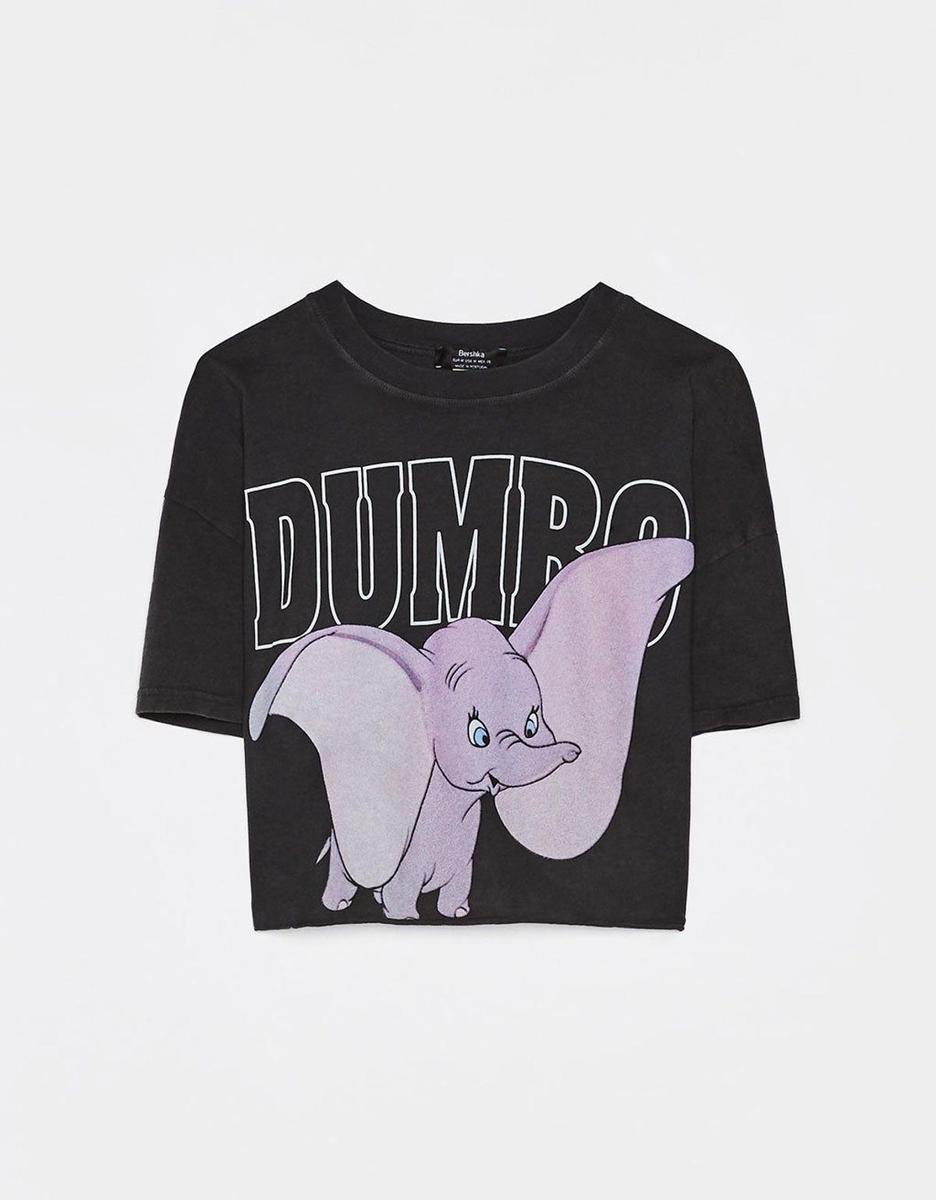 Camiseta de Dumbo cropped de Bershka. (Precio: 12, 99 euros)