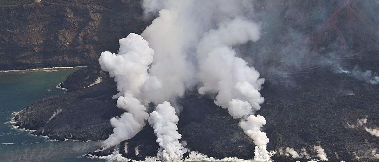 Un dron graba la formación de la fajana en La Palma.