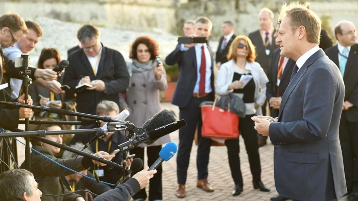 El presidente del Consejo Europeo, Donald Tusk, a su llegada a la Valeta, capital de Malta.