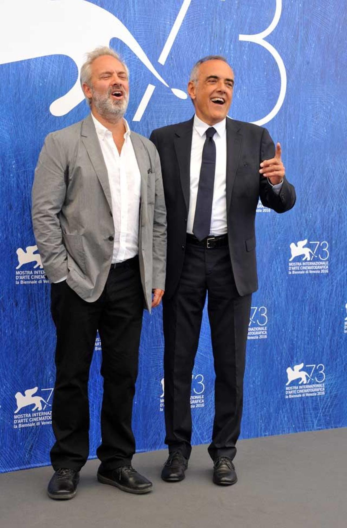 Sam Mendes y Alberto Barbera en el estreno de La La Land.