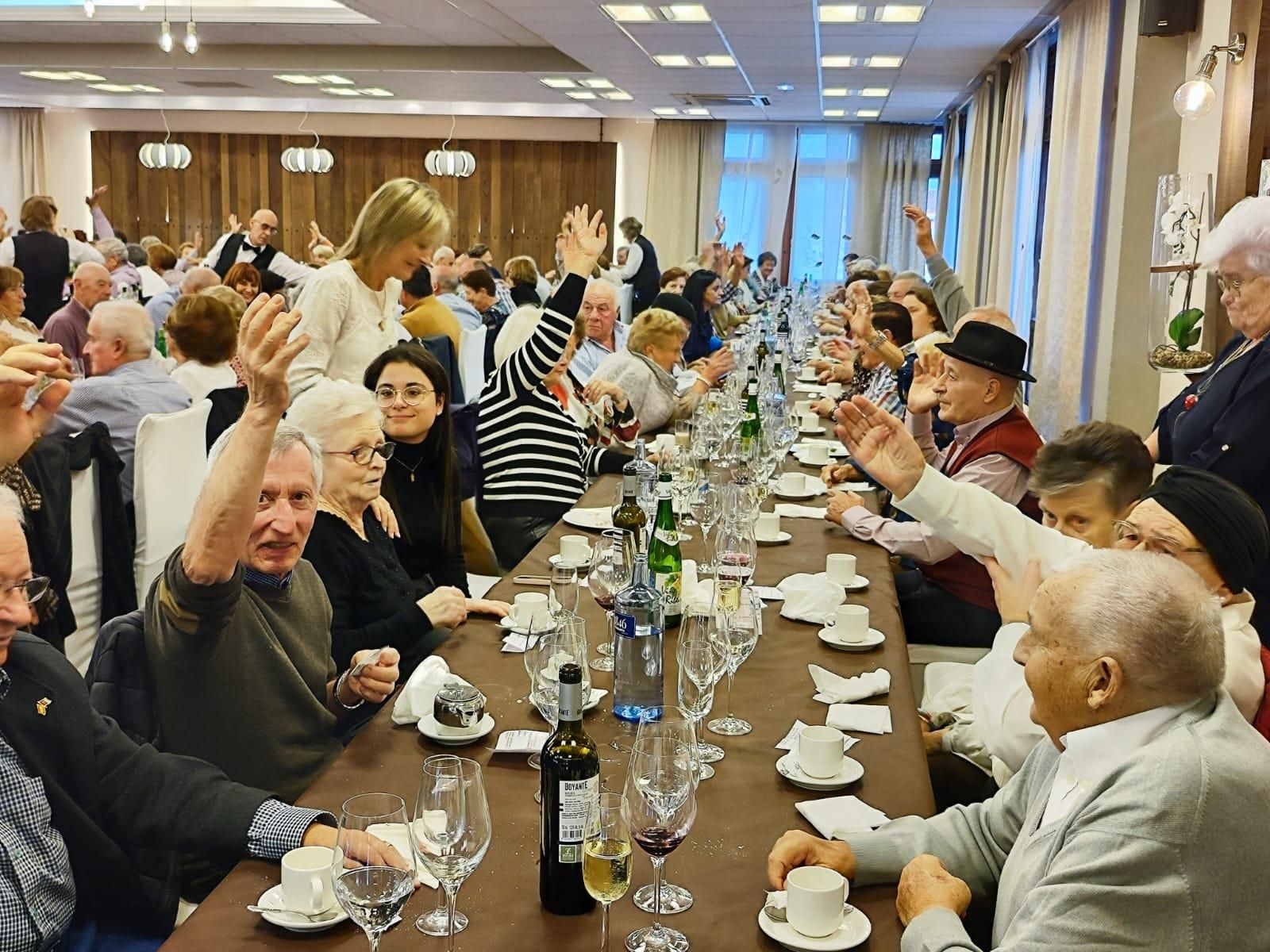 Villaviciosa ya tiene "Abuelos del año": así fue la jornada de la tercera edad