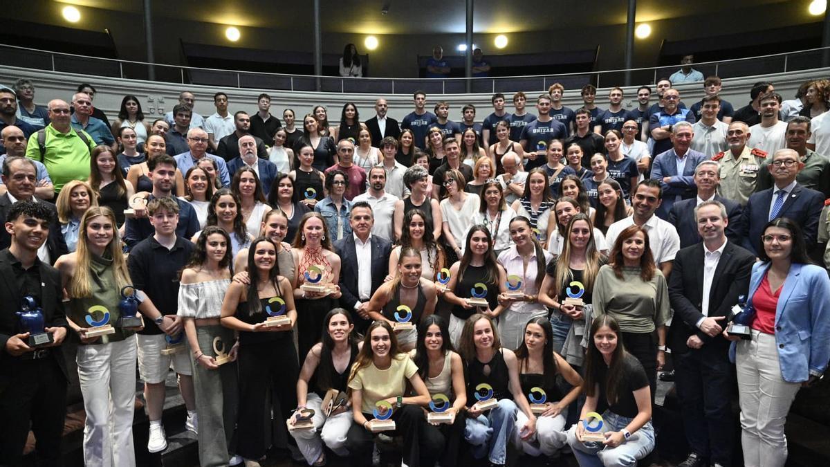 La Universidad de Zaragoza premia a la sección de deportes de EL PERIÓDICO DE ARAGÓN