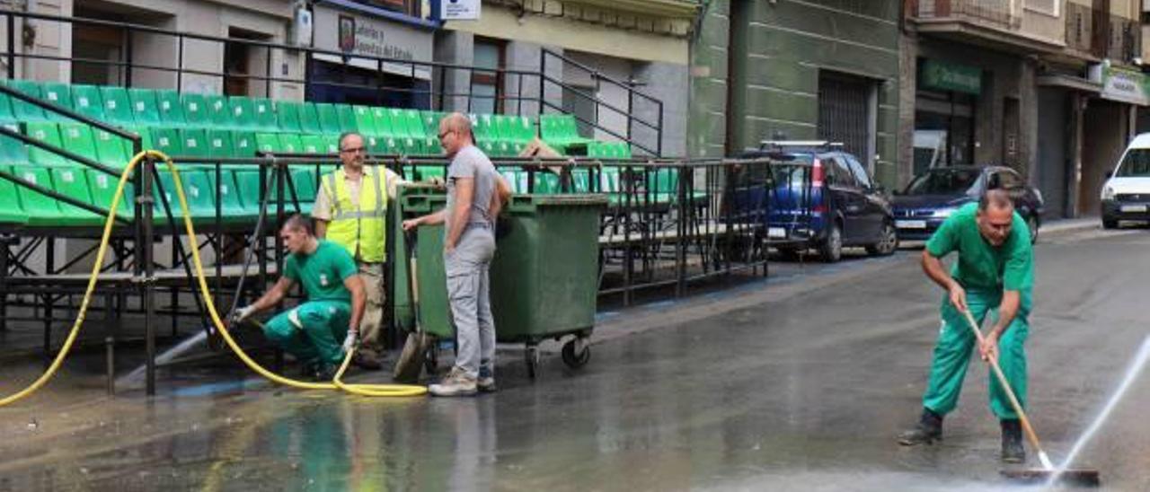 Segorbe retira 200.000 kilos de arena para volver a la normalidad tras las Entradas