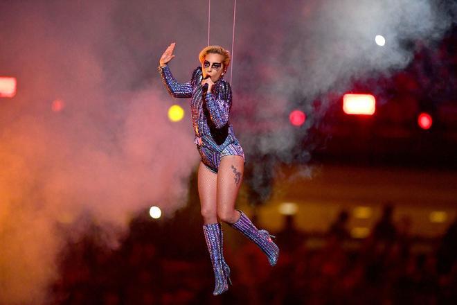 El salto al vacío de Lady Gaga durante la final de la Super Bowl 2017