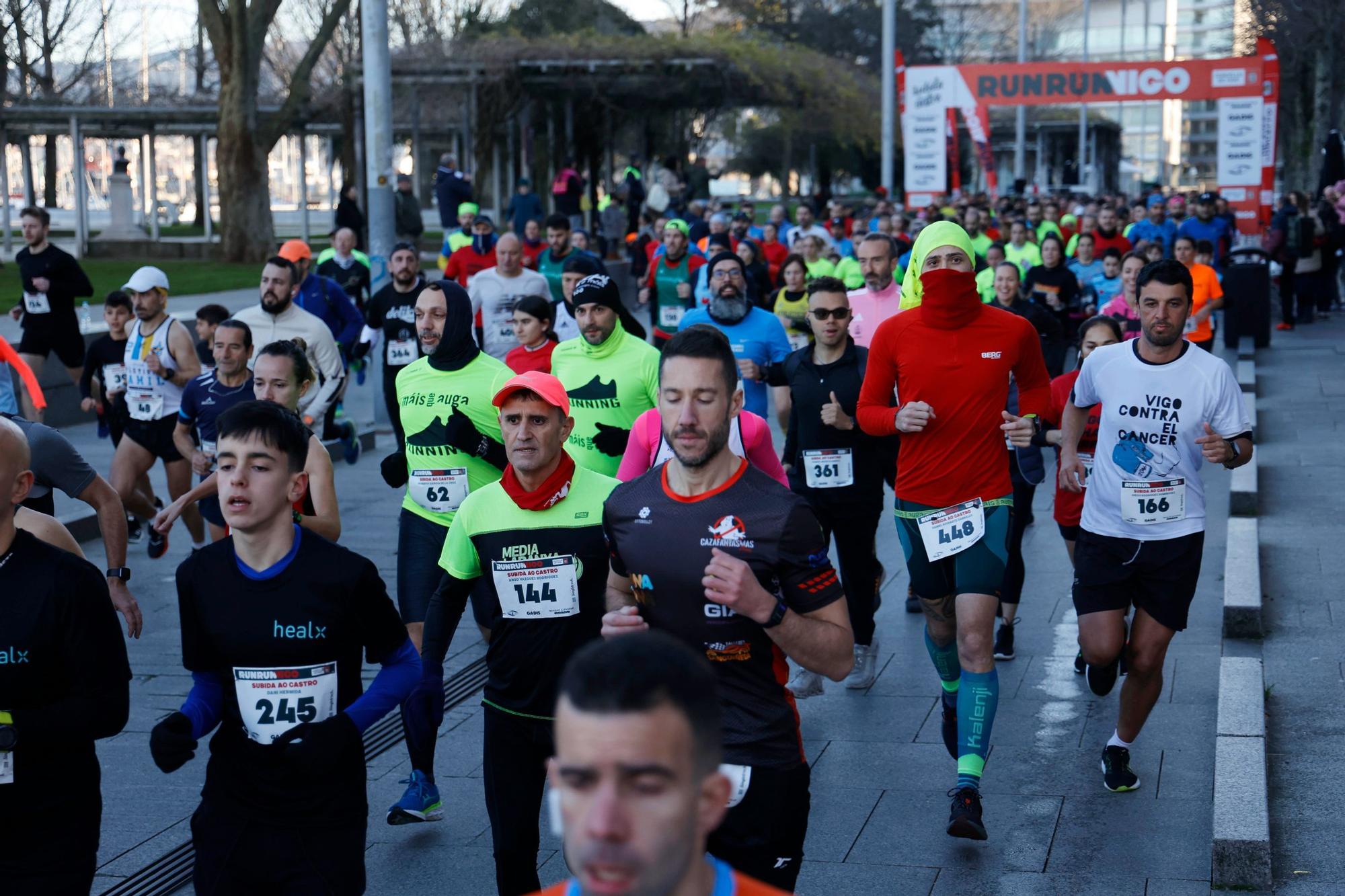 Pisadas de altura en Vigo: cientos de corredores suben O Castro