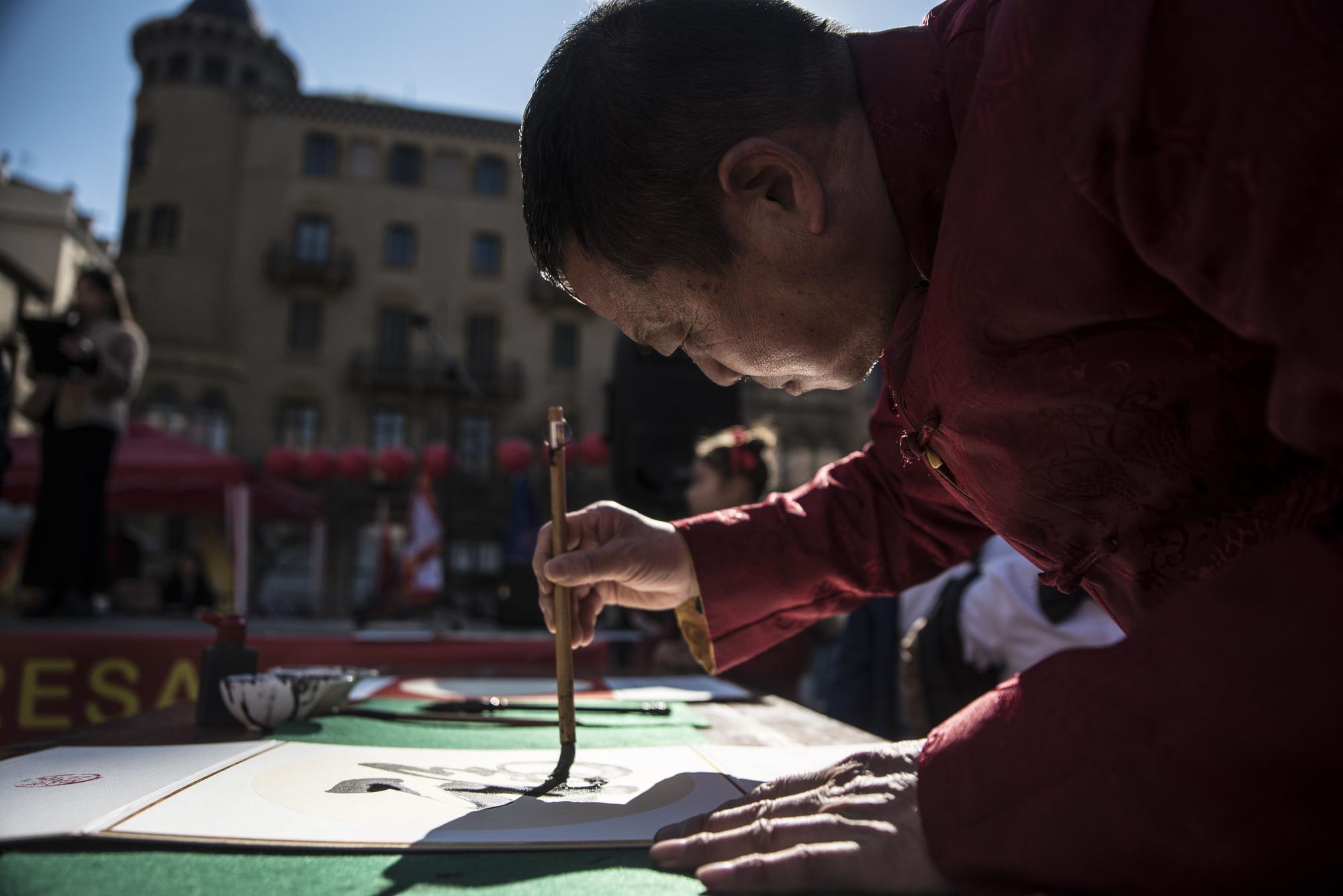 Celebració de l'Any Nou Xinès a la plaça de Sant Domènec de Manresa