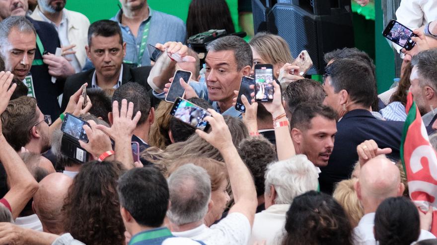 Pedro Sánchez y María Jesús Montero participan en un mitin de campaña en Córdoba este domingo