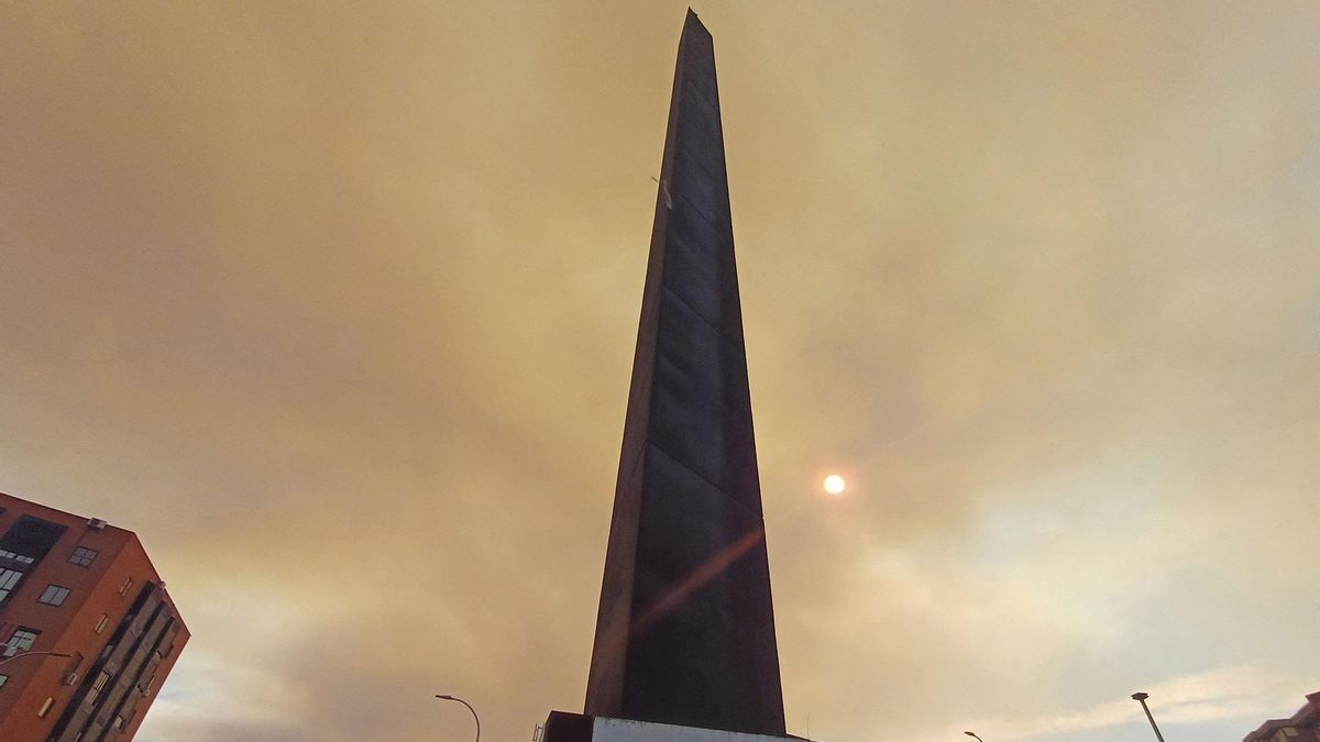 El incendio de Méntrida ( Toledo ) visto desde Madrid.