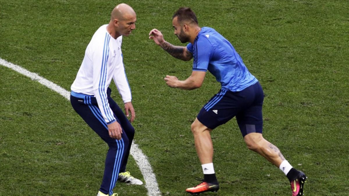 Zinedine Zidane y Jesé Rodríguez durante un ehrtenamiento del Real Madrid en la Gira Norteamericana de 2016