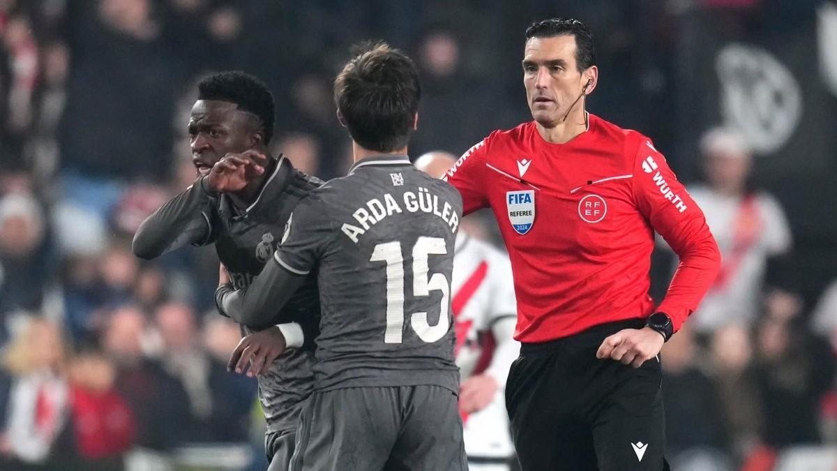 Martínez Munuera, con Vinicius y Arda Güler