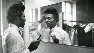 “Salía de una orgía y se iba a leer la Biblia”: la difícil historia de Little Richard como arquitecto 'queer' del rock and roll